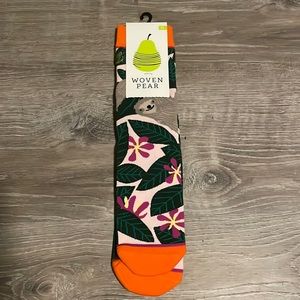 NWT Woven Pear sloth socks, Medium